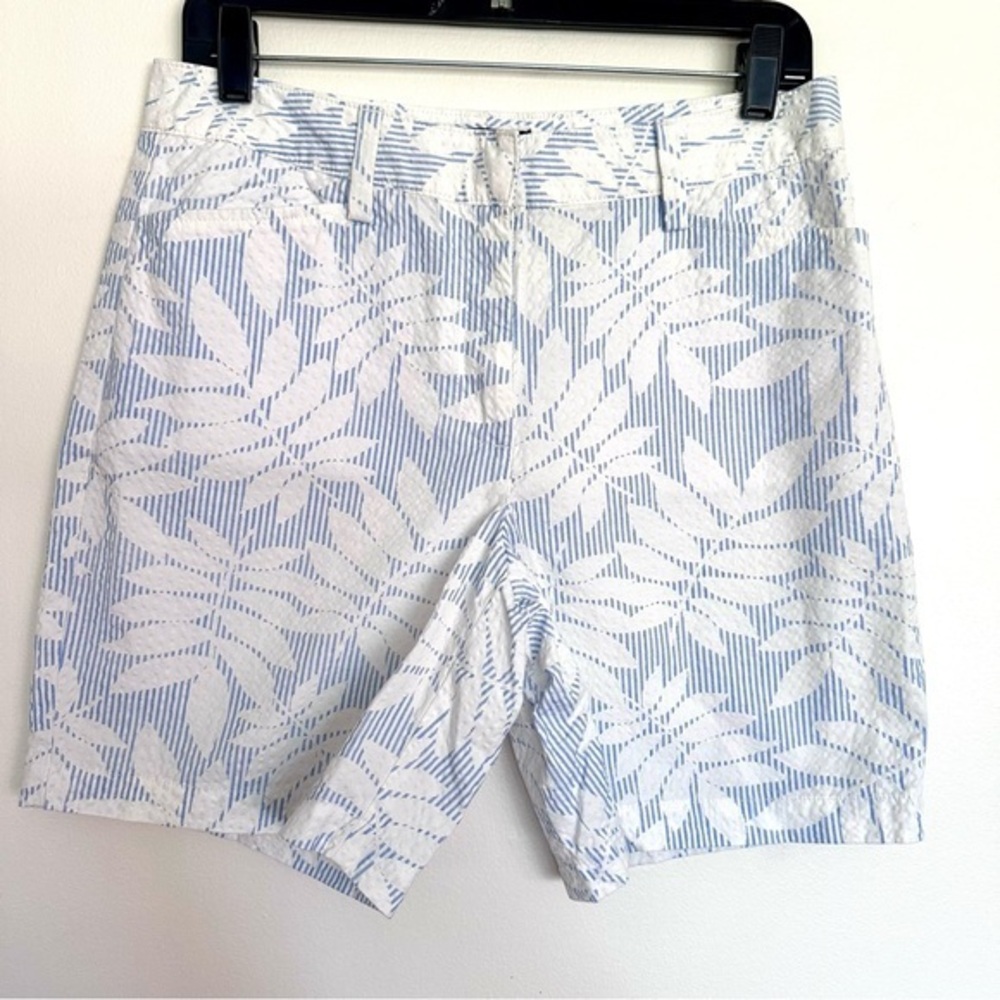 Lands' End White and Light Blue Leaf-Print Long Shorts Size 6
